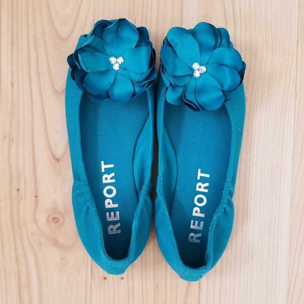 Report ballet shoes